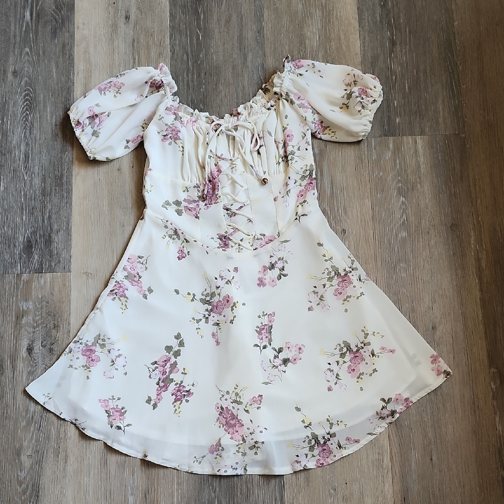 Elegant Floral Mini Dress with Puff Sleeves